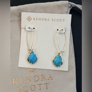 New Kendra Scott Dee Aqua and gold tone earrings